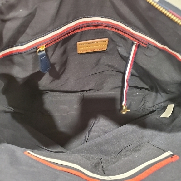 NEW Tommy Hilfiger Bennett Heritage Plaid Tote - Picture 4 of 4